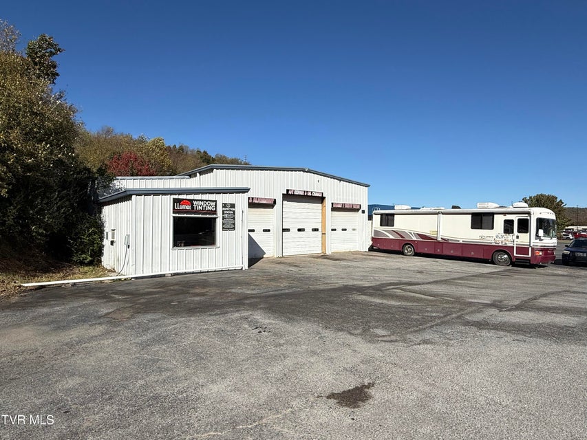 Photo #5: 605 Trent Street