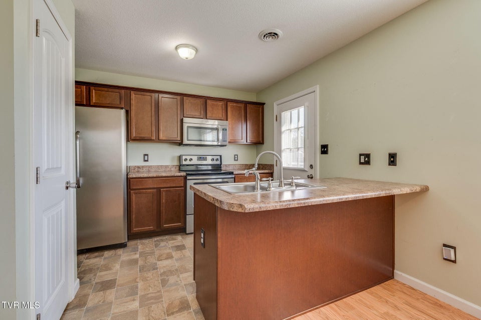 Photo #8: 105 May Apple Drive