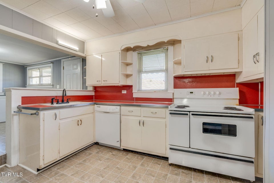 Photo #15: 263 Moulton Road