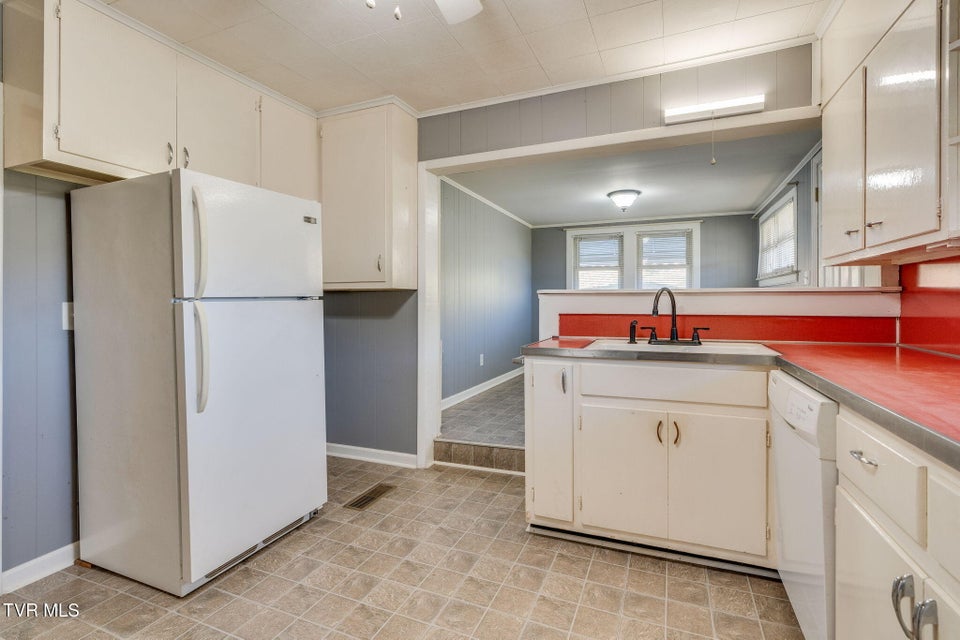 Photo #16: 263 Moulton Road