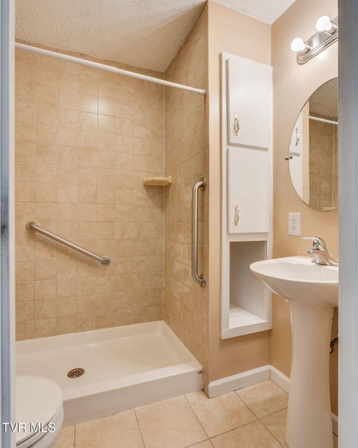 Photo #22: 263 Moulton Road