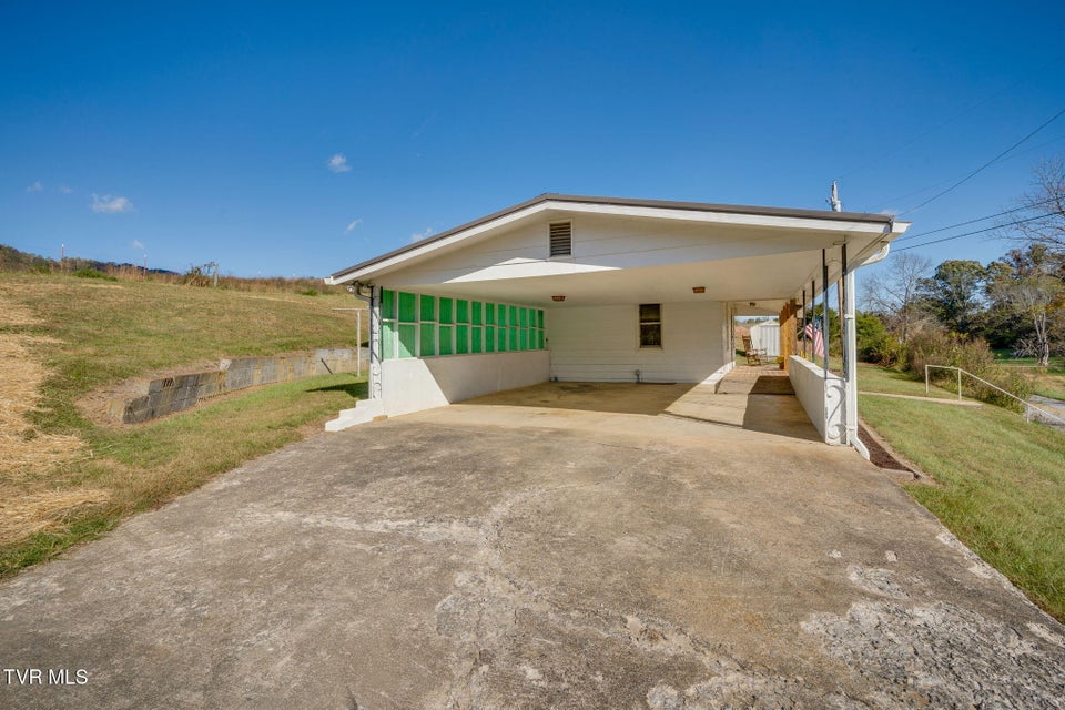 Photo #26: 263 Moulton Road