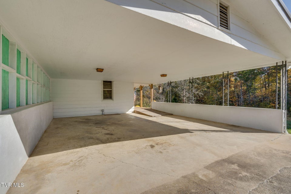 Photo #27: 263 Moulton Road