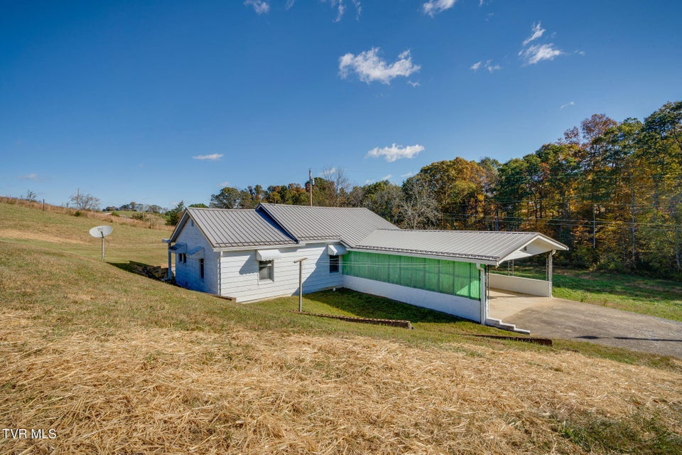 Photo #29: 263 Moulton Road