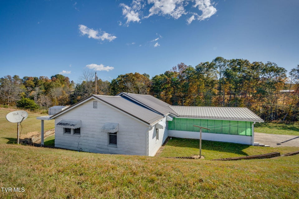 Photo #30: 263 Moulton Road