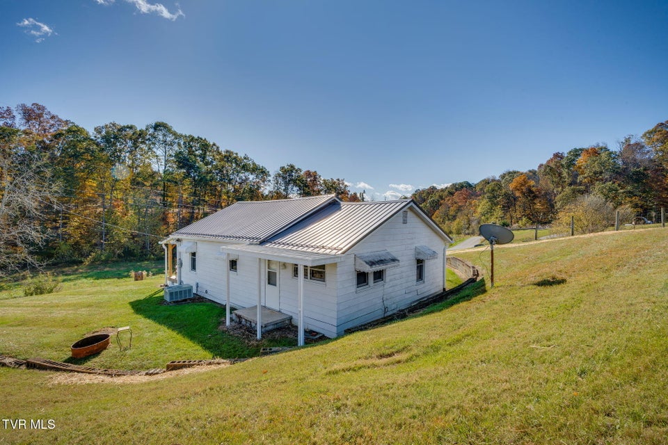 Photo #31: 263 Moulton Road