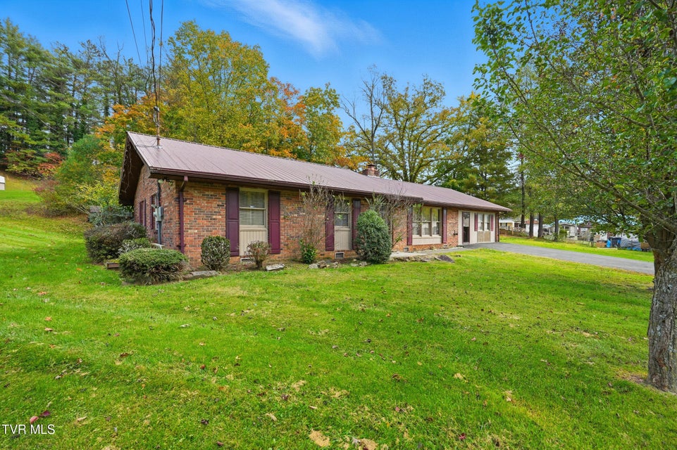 Photo #2: 220 Market Street