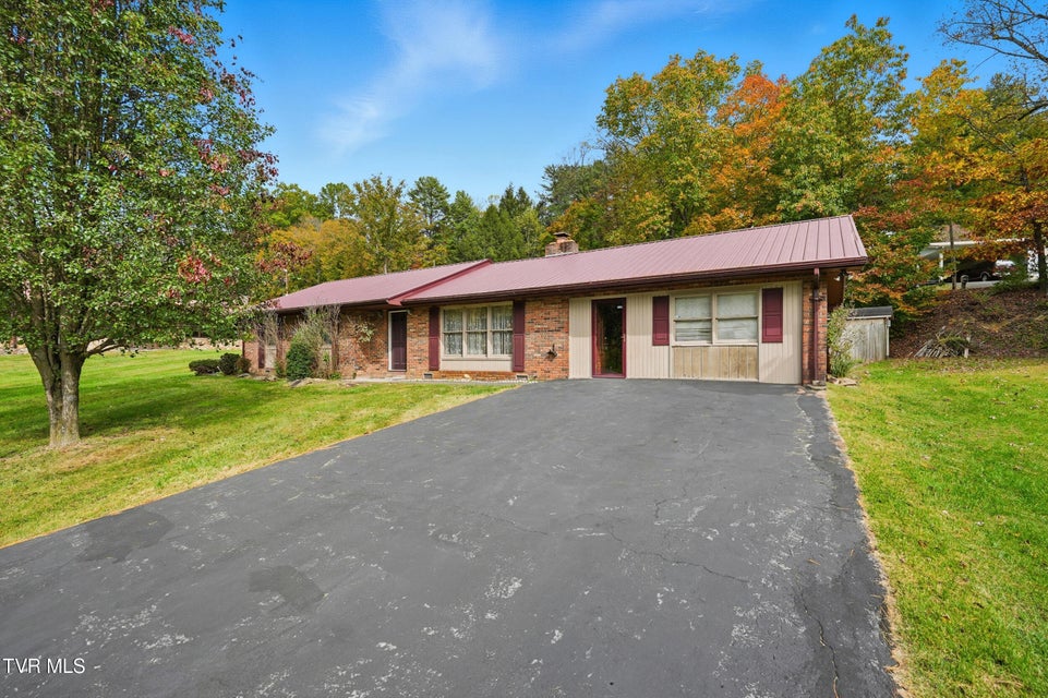 Photo #4: 220 Market Street