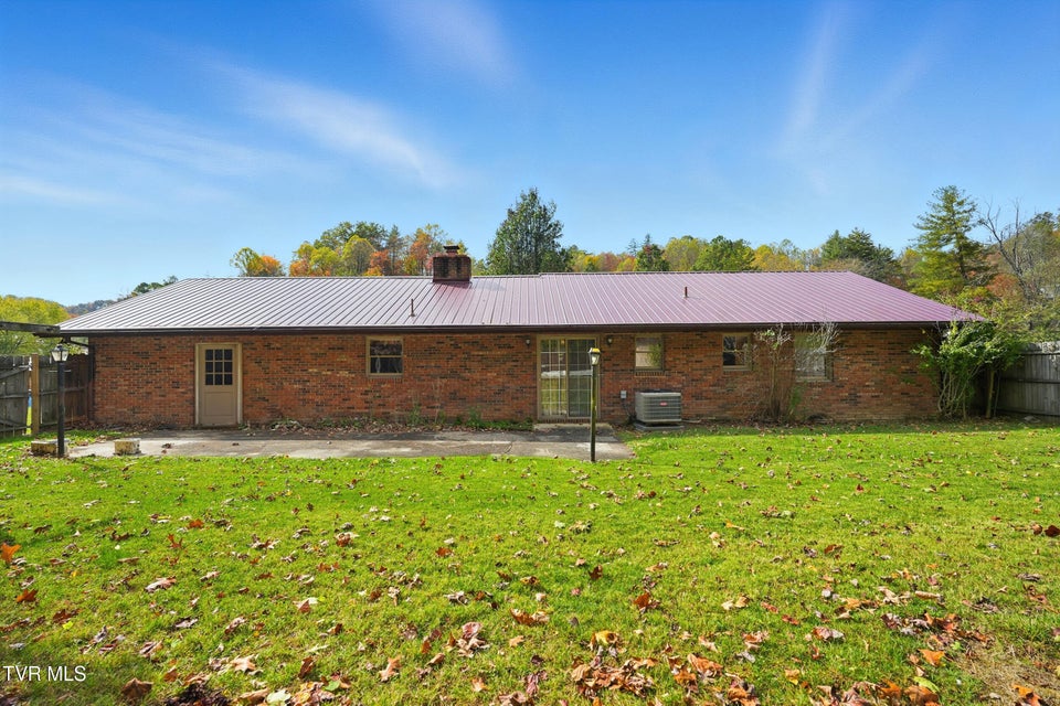 Photo #7: 220 Market Street