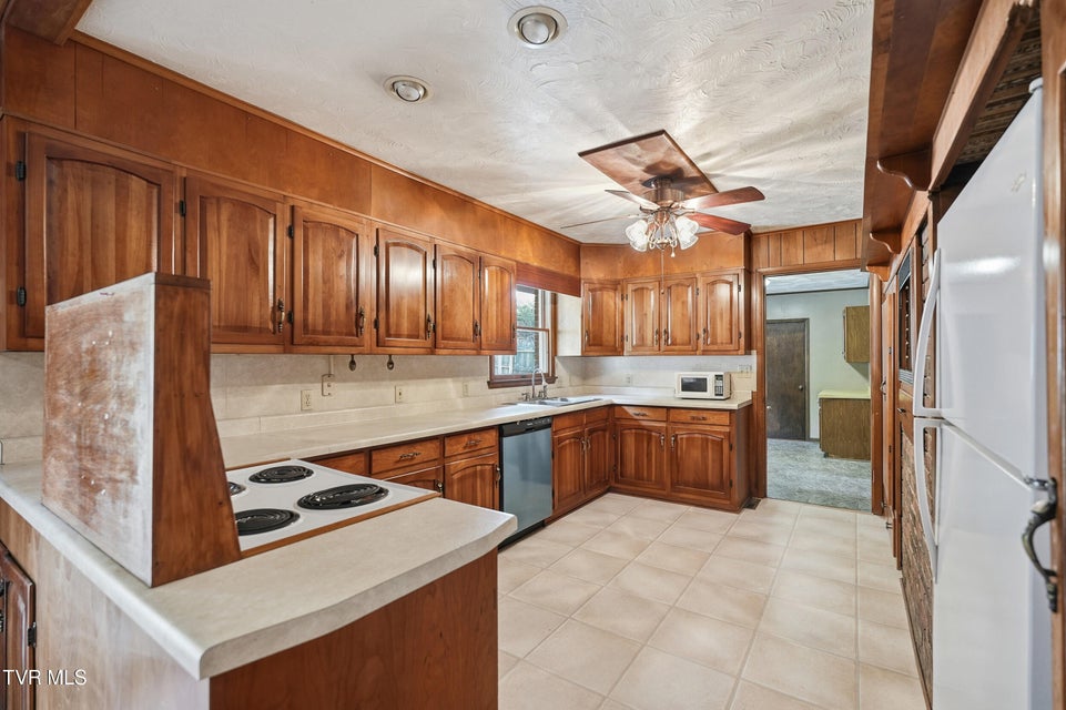 Photo #9: 220 Market Street