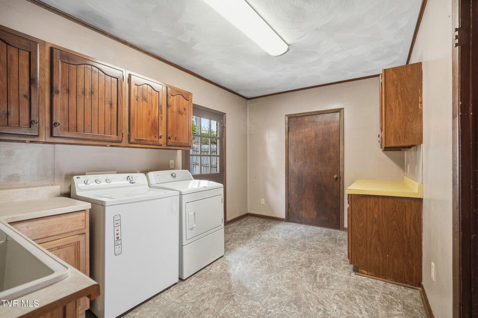 Photo #12: 220 Market Street