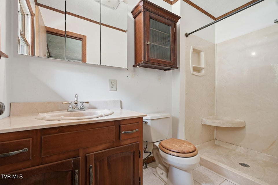 Photo #24: 220 Market Street