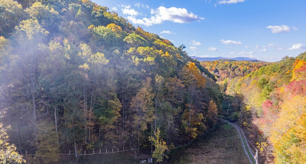 Photo #2: 809 Wyatt Hollow Road