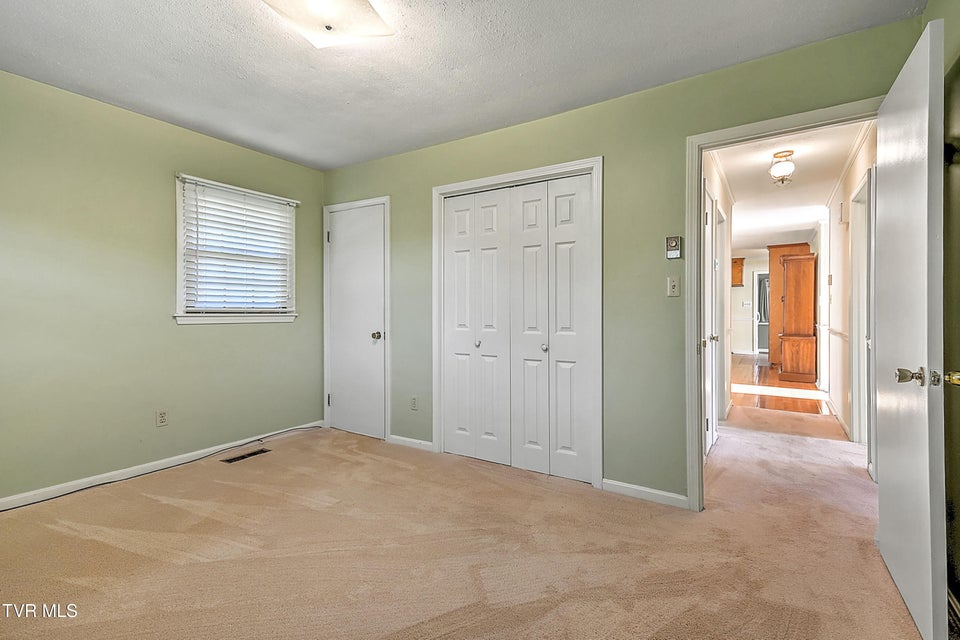 Photo #7: 7323 White Pine Circle