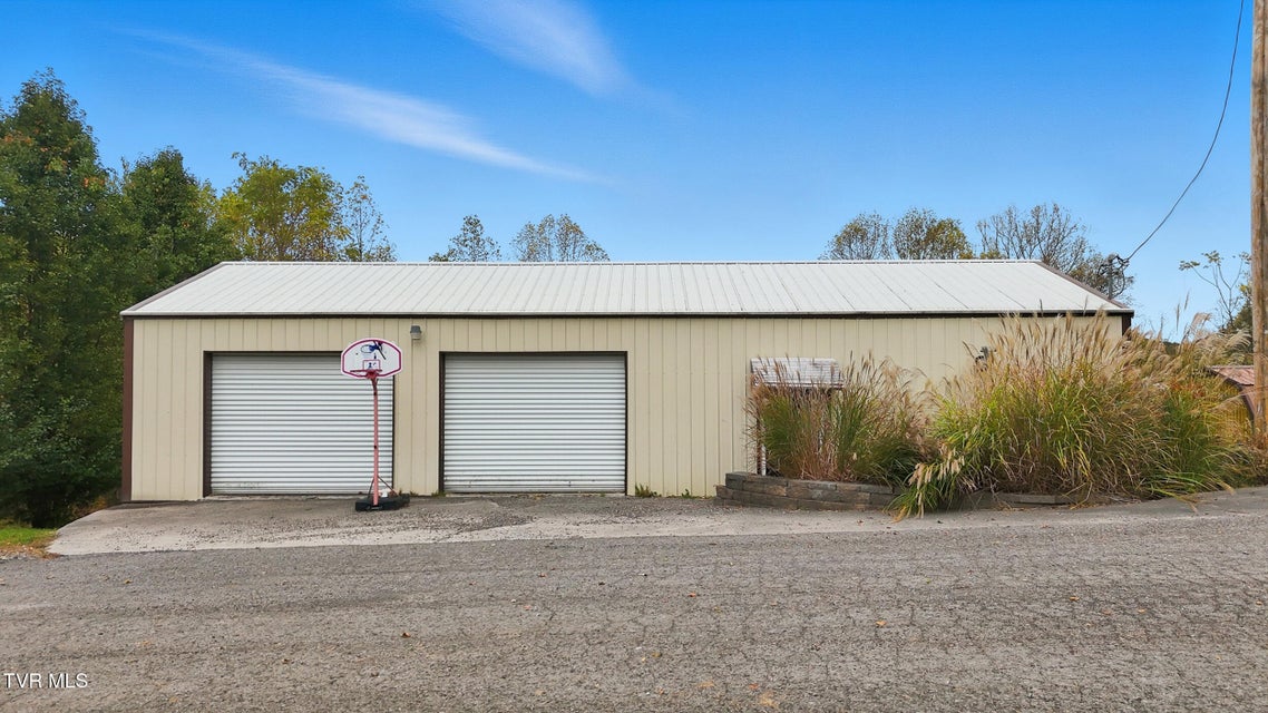 Photo #7: 490 Delaney Lane