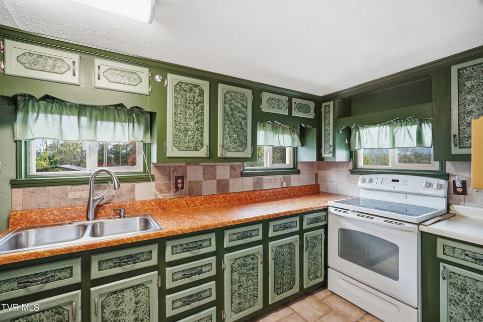 Photo #20: 490 Delaney Lane