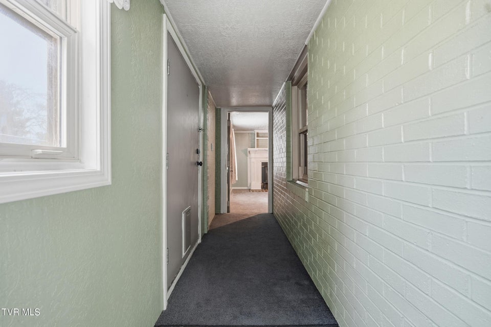 Photo #23: 490 Delaney Lane