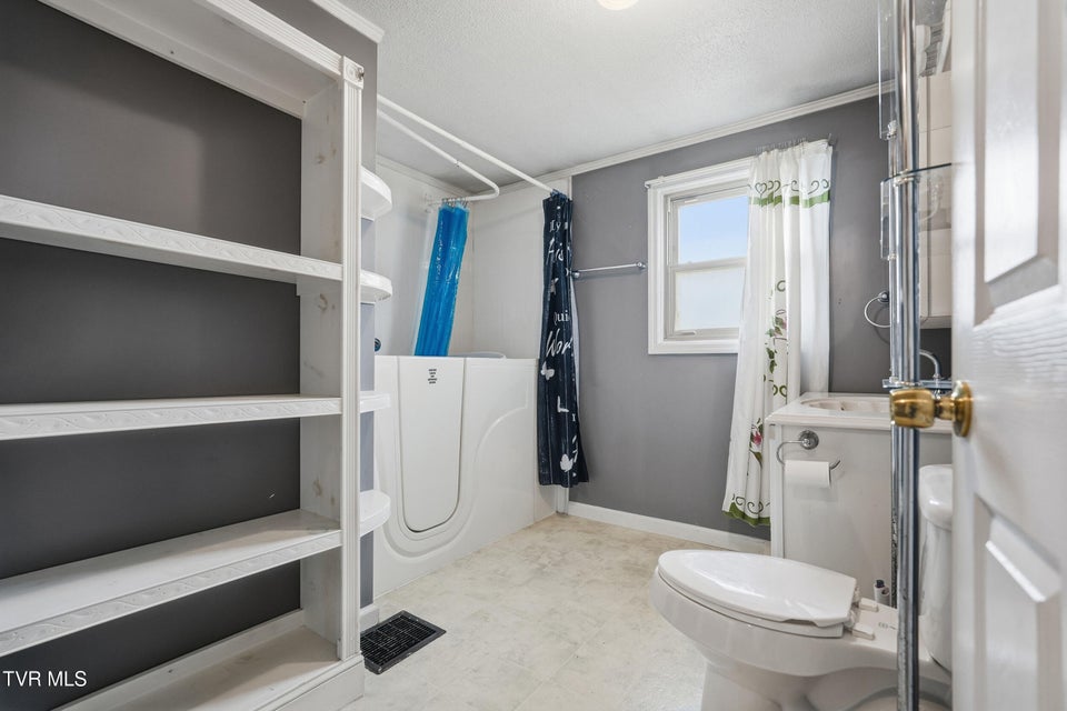 Photo #30: 490 Delaney Lane