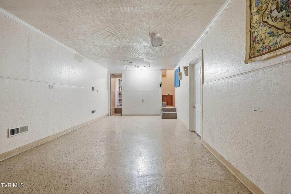 Photo #33: 490 Delaney Lane