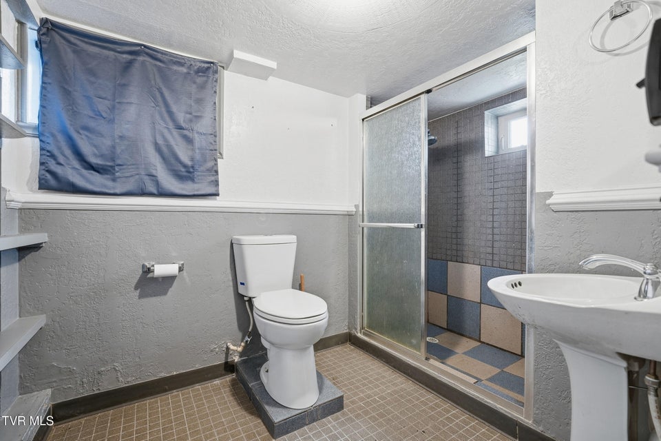 Photo #34: 490 Delaney Lane