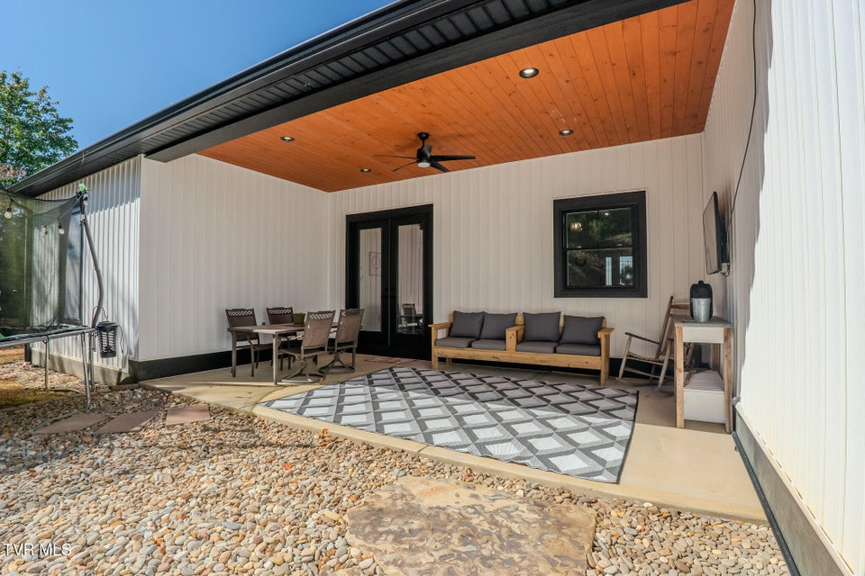 Photo #39: 1863 Chapman Highway