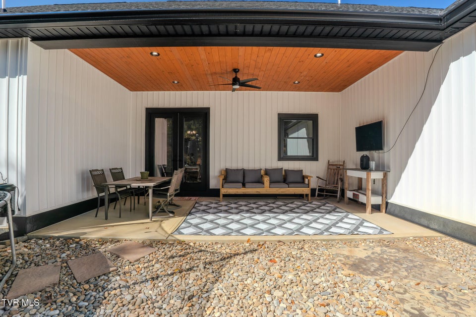 Photo #40: 1863 Chapman Highway