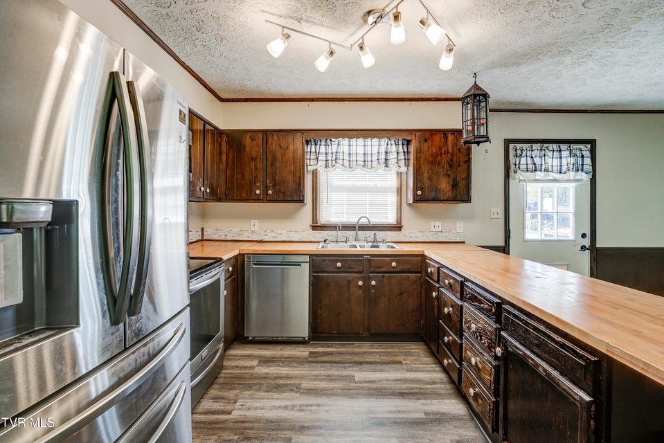 Photo #9: 607 Dover Avenue