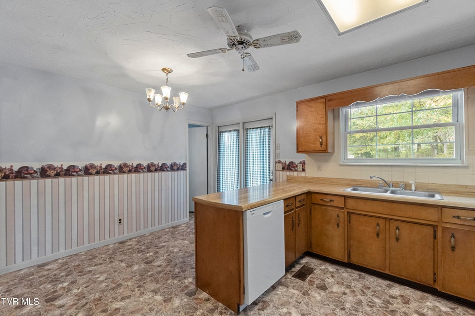 Photo #11: 403 Morningside Drive