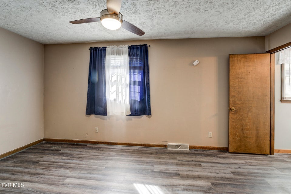 Photo #26: 607 Dover Avenue