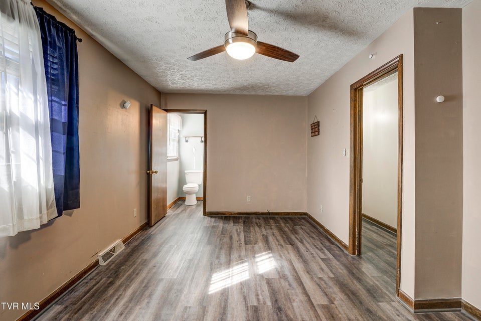 Photo #28: 607 Dover Avenue