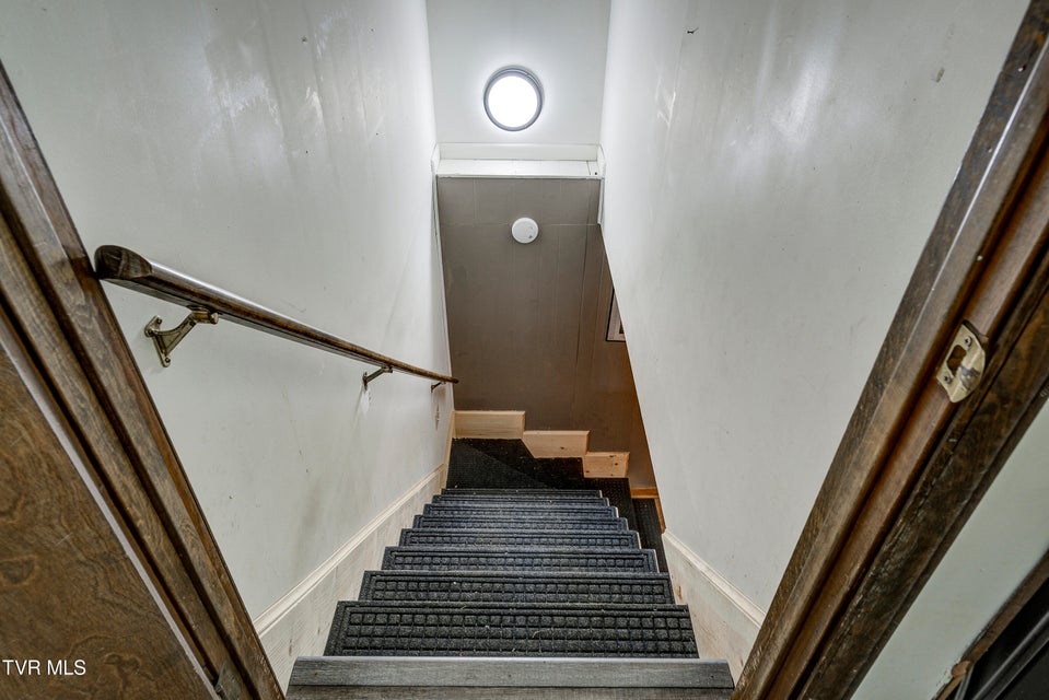 Photo #31: 607 Dover Avenue