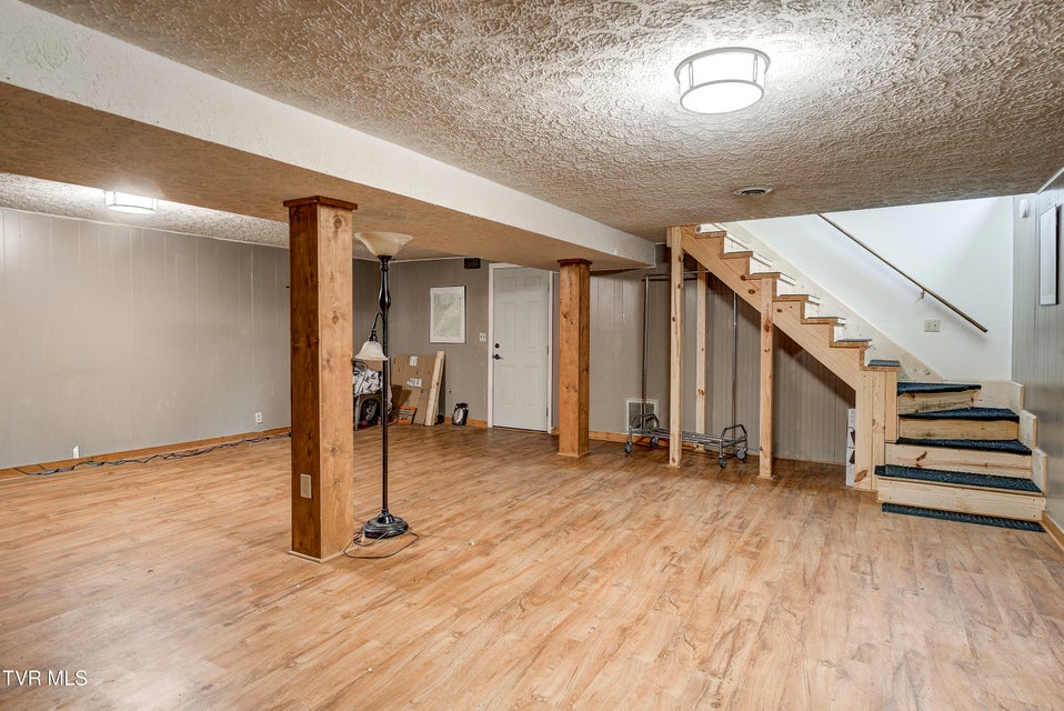 Photo #33: 607 Dover Avenue