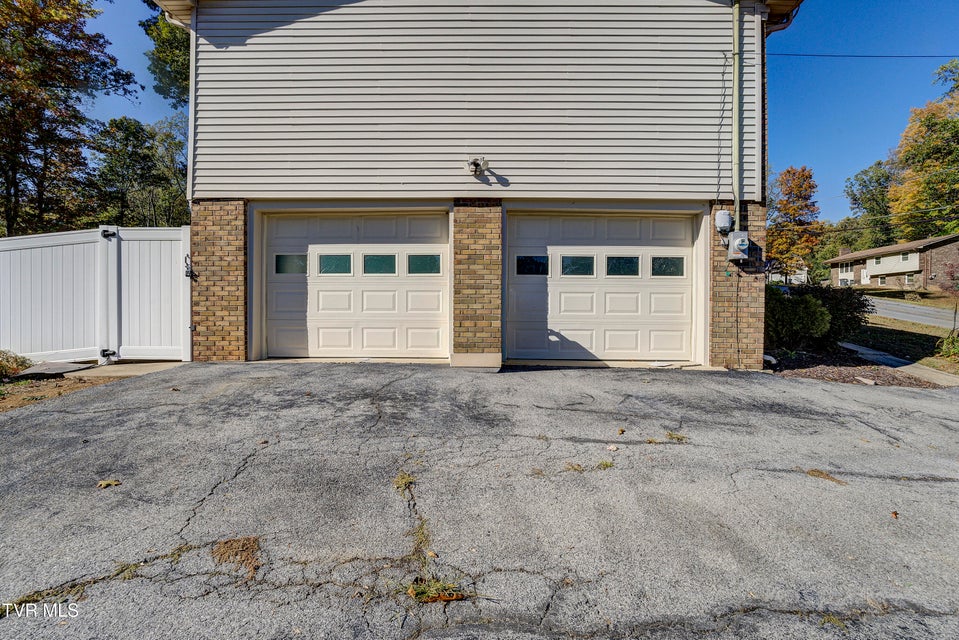 Photo #43: 607 Dover Avenue