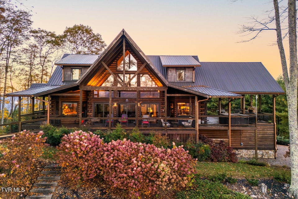 Photo #5: 7464 Callalantee Drive