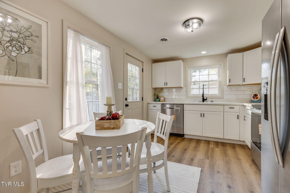 Photo #9: 1615 Maryland Avenue