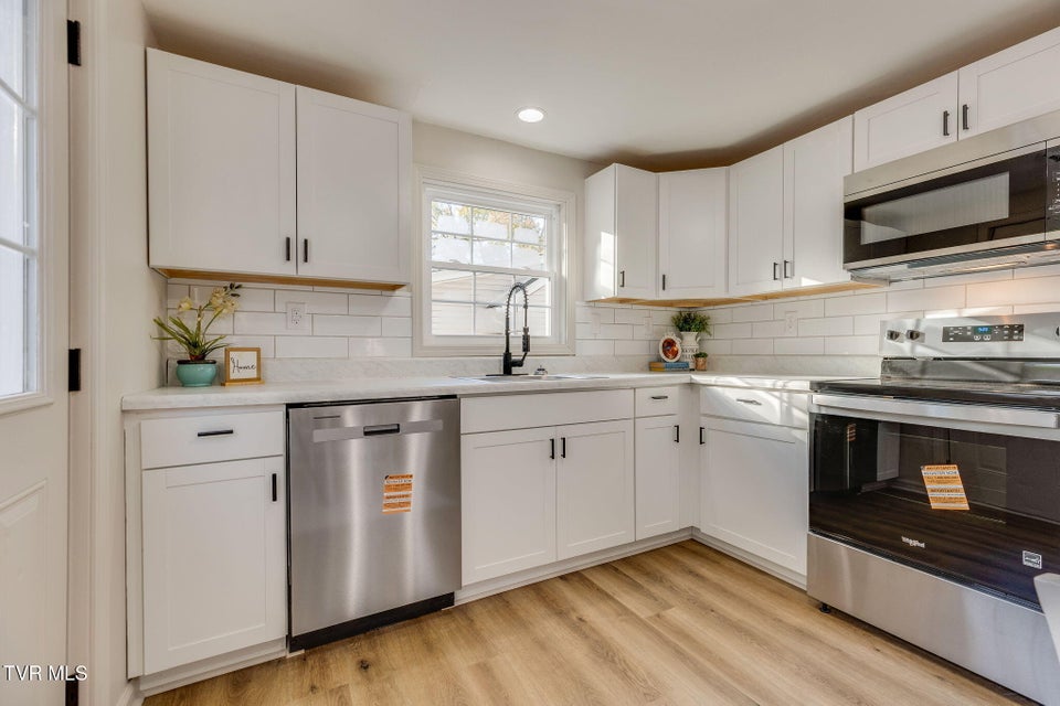 Photo #10: 1615 Maryland Avenue