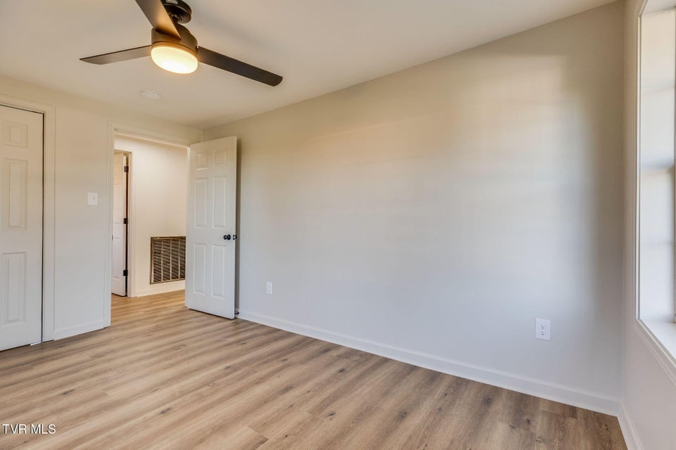 Photo #14: 1615 Maryland Avenue