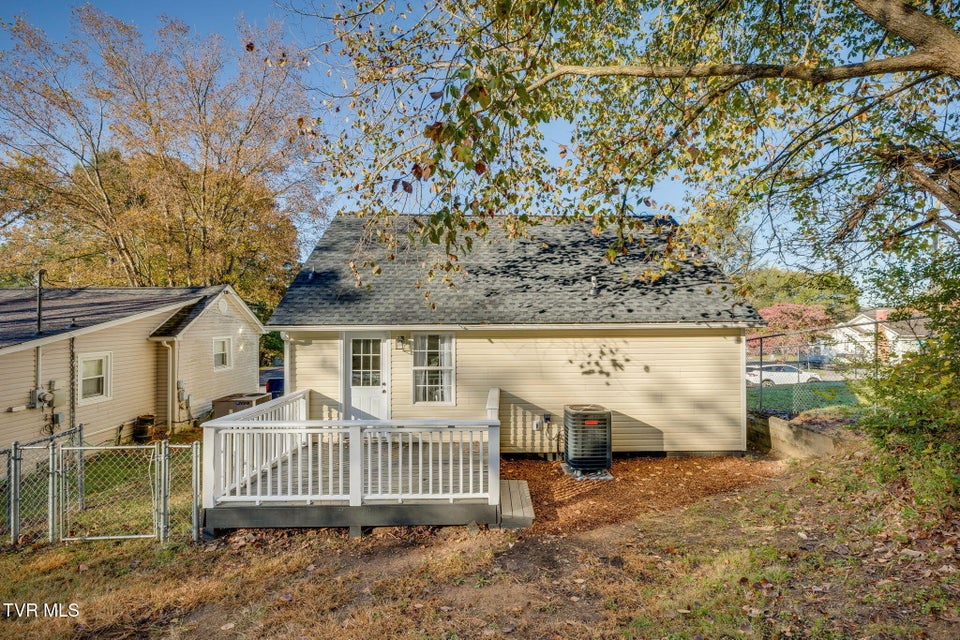 Photo #22: 1615 Maryland Avenue