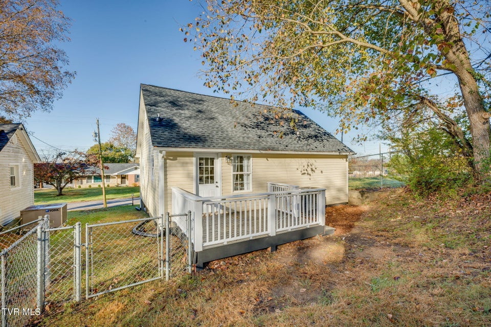 Photo #23: 1615 Maryland Avenue