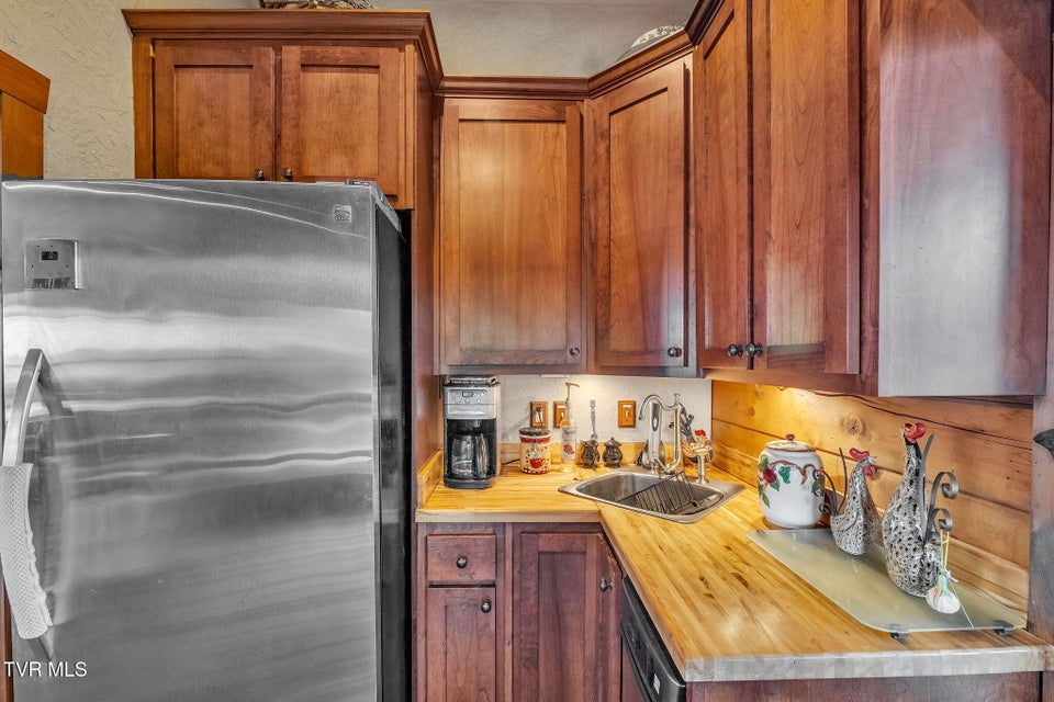 Photo #32: 7464 Callalantee Drive