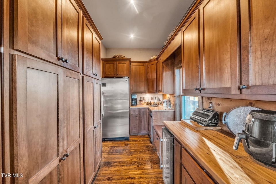 Photo #33: 7464 Callalantee Drive