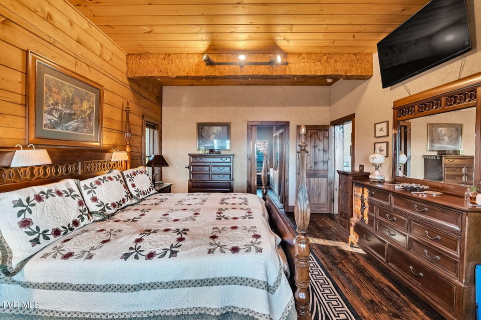 Photo #37: 7464 Callalantee Drive