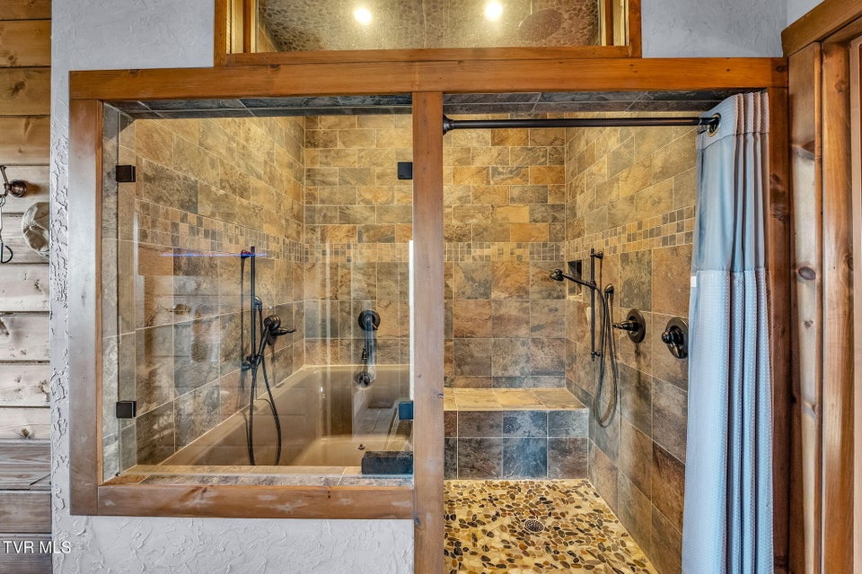 Photo #39: 7464 Callalantee Drive