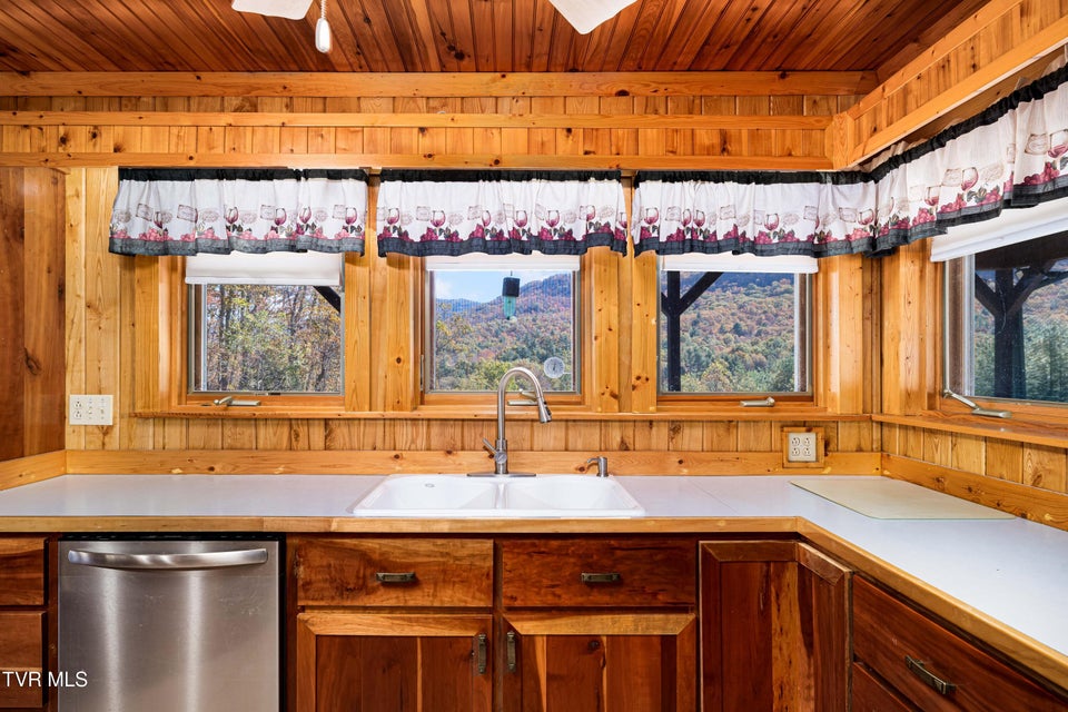 Photo #59: 928 Avery Branch Road