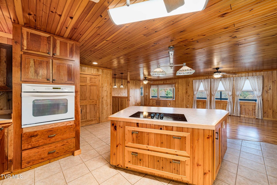 Photo #60: 928 Avery Branch Road