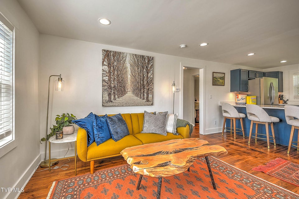 Photo #13: 1132 1/2 Virginia Avenue