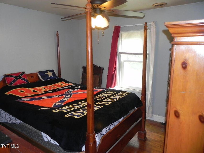 Photo #3: 404 Market Street