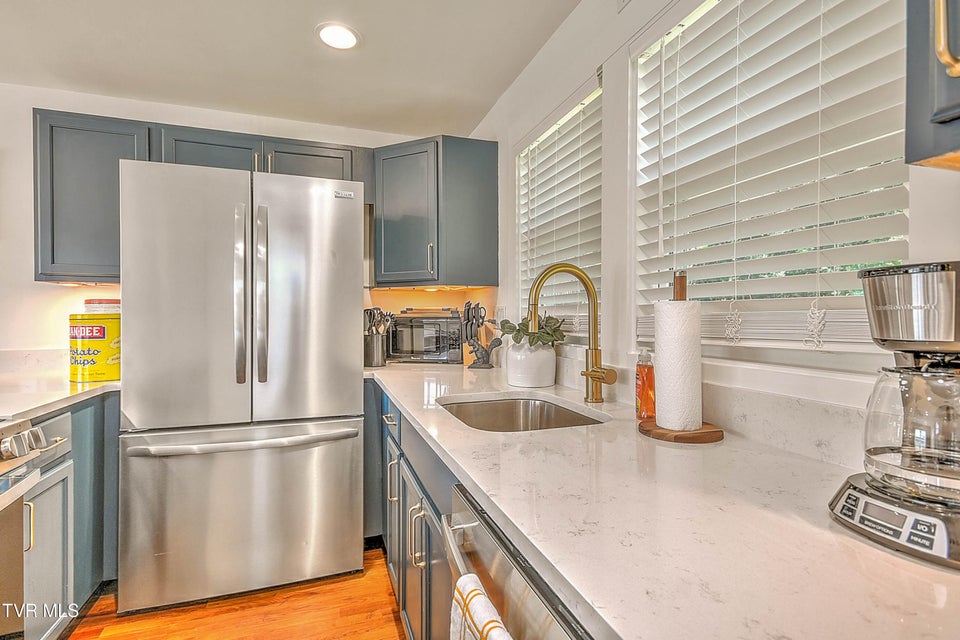 Photo #19: 1132 1/2 Virginia Avenue