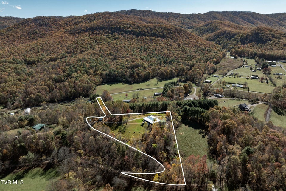 Photo #63: 928 Avery Branch Road