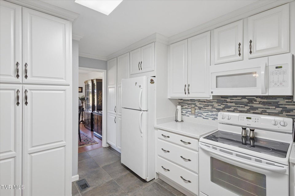 Photo #16: 107 Dogwood Lane